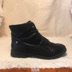 SOLD Crown Vintage Combat boots size 7.5